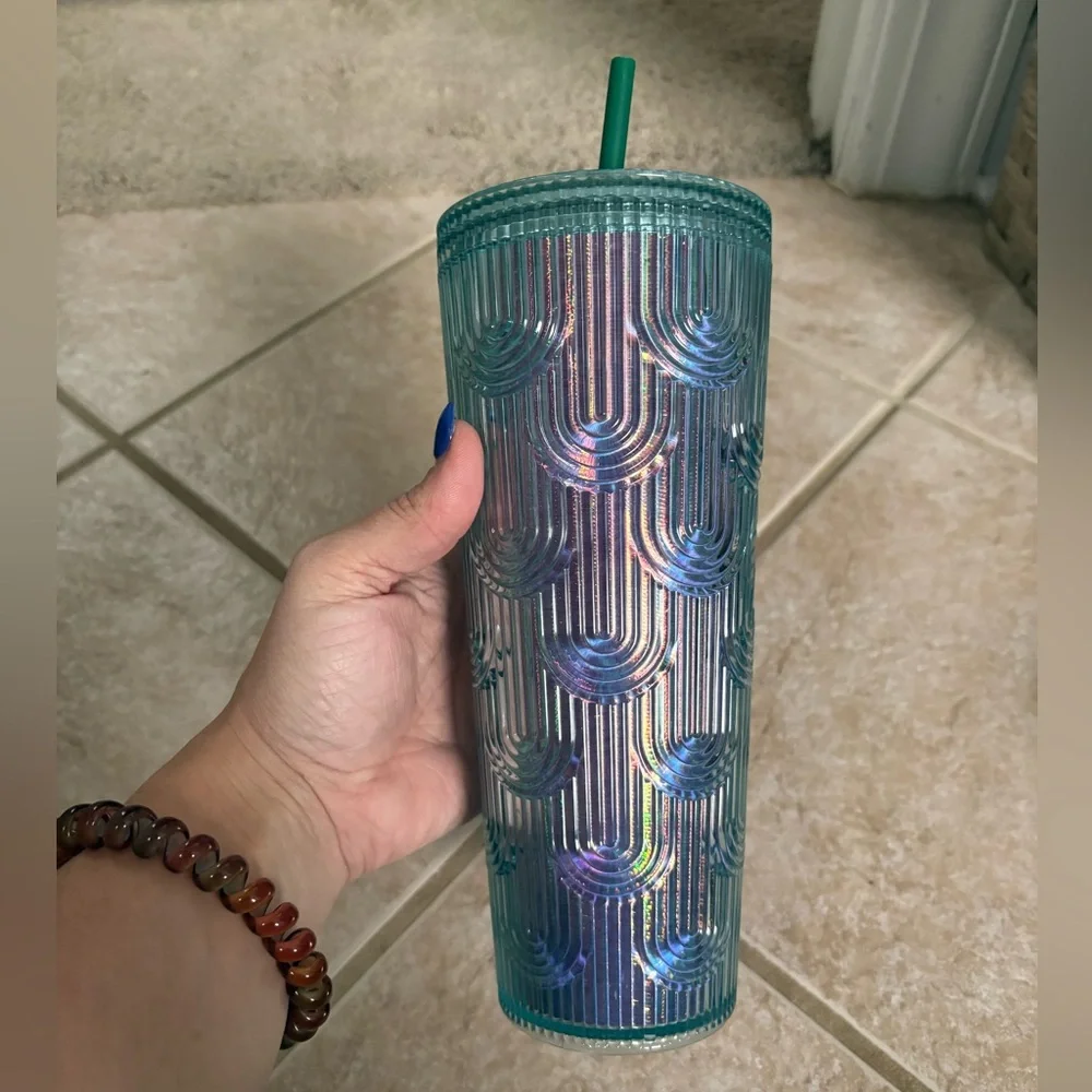 Starbucks Iridescent Mermaid Scale Tumbler Cup - Venti 24oz Spring 2022